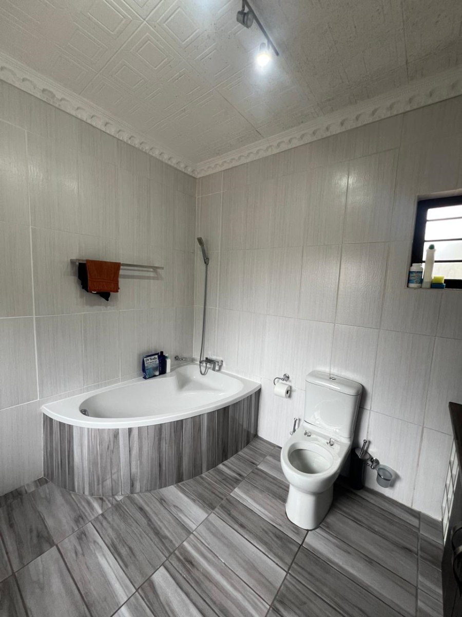 4 Bedroom Property for Sale in Vanes Estate Eastern Cape